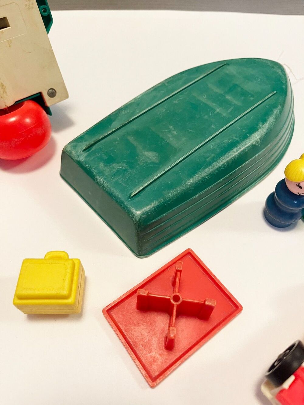 Vintage 1972 Fisher Price Little People Camper Boat Family Accessories Lot - Picture 11 of 16